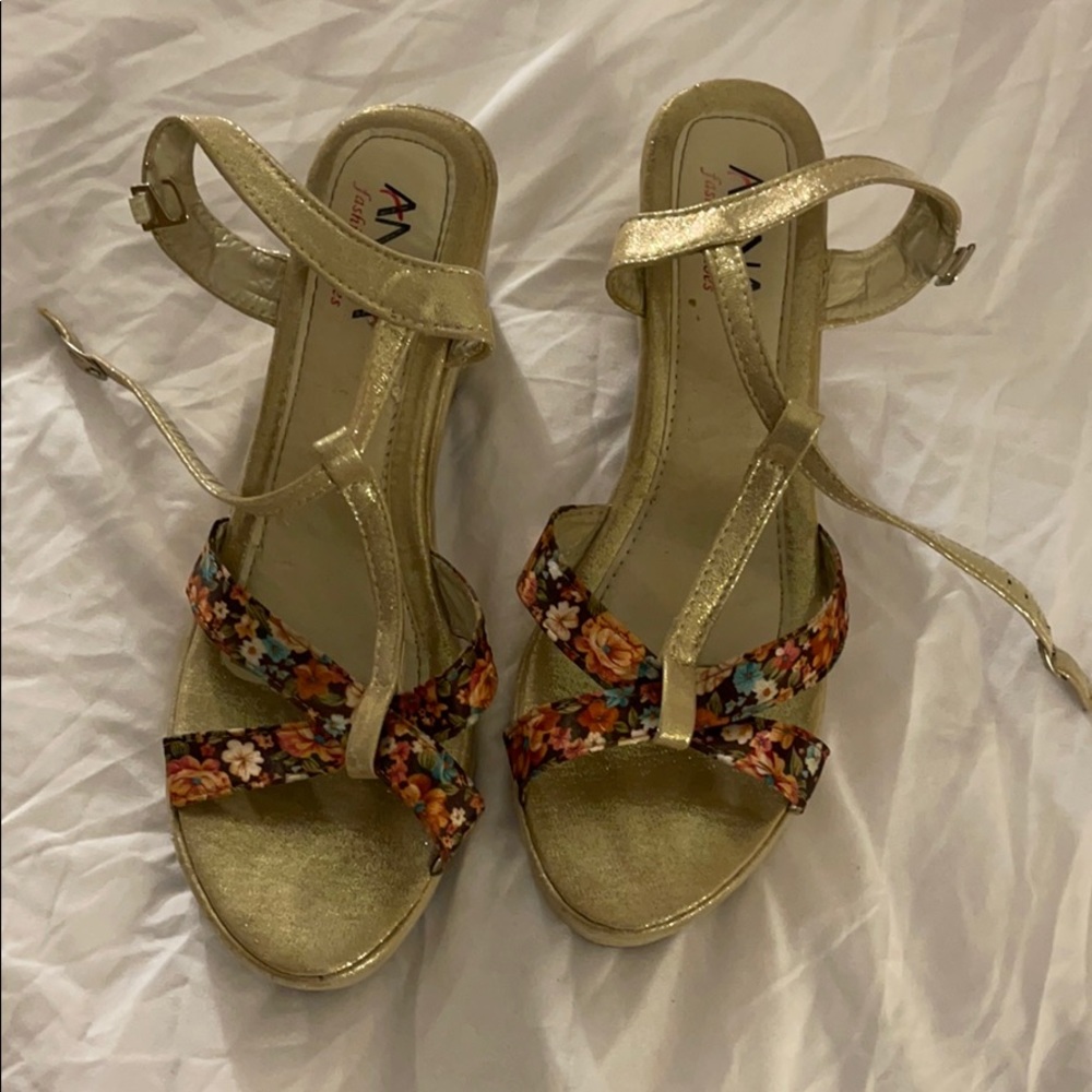Sandal